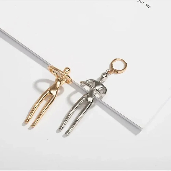 Anthropologie Lovers Small Embrace Earrings - Picture 13 of 14